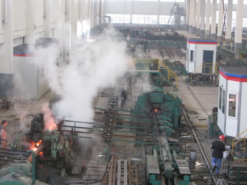 内蒙古无缝钢管厂家生产车间